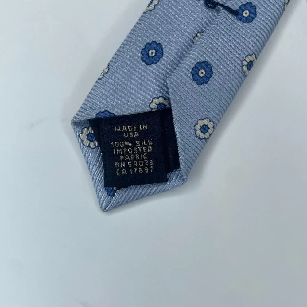 Banana Republic Silk Floral Tie Light Blue Made in USA Vintage Medallion